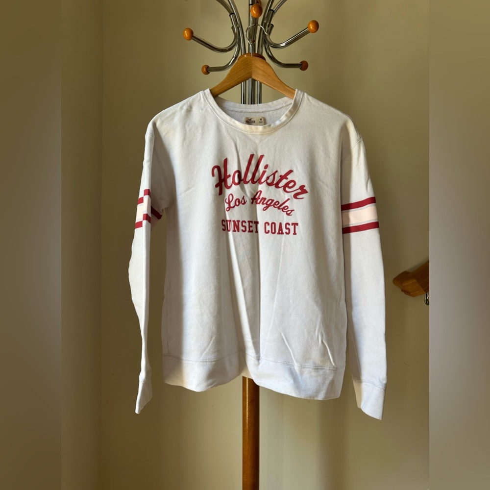 Hollister Long Sleeve Women Word Crewneck Sweatshirt